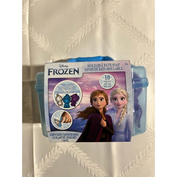 "Disney Frozen Moldable Bath Soap Kit with 3 Cutters and 10 Pieces" - Picture 4 of 7